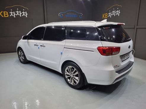 Kia Carnival 7-seater Limousine President — пробег 140 000 км — фото 4 из 5