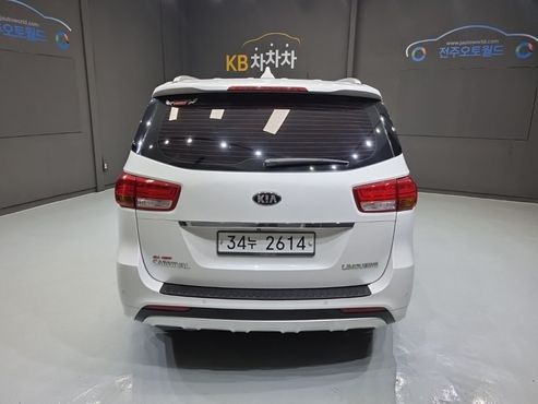 Kia Carnival 7-seater Limousine President — пробег 140 000 км — фото 5 из 5