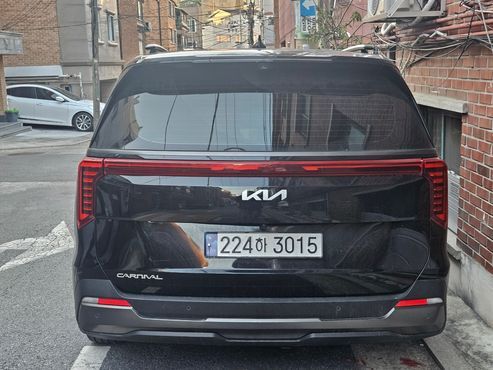 Kia Carnival Gasoline 7-Seater Gravity — пробег 13 000 км — фото 4 из 5