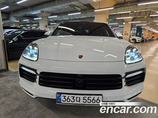 Porsche Cayenne 3.0 E-Hybrid Coupe — пробег 34 911 км — фото 2 из 5