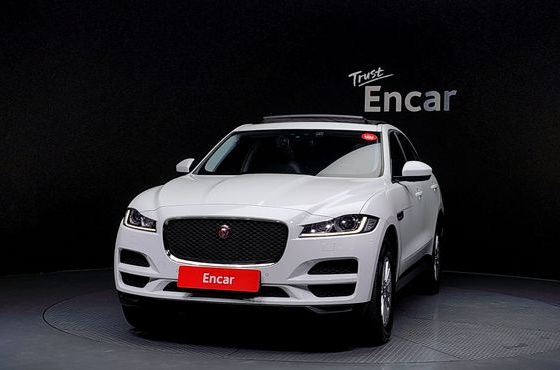 Jaguar F-PACE 20d Prestige — пробег 120 681 км — фото 3 из 5