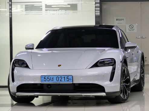 Porsche Taycan 4S Cross Turismo — пробег 4 200 км — фото 1 из 5