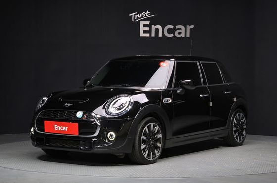 Mini Cooper 5Door HIGH 3rd — пробег 17 107 км — фото 1 из 5