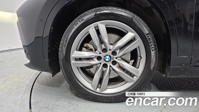 BMW X1 xDrive 20i M Sport — пробег 33 681 км — фото 5 из 5
