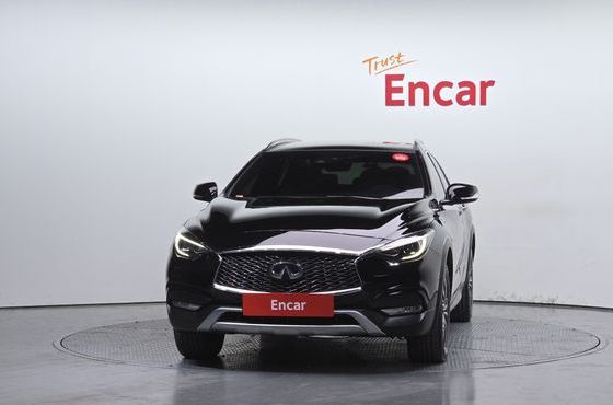 Infiniti QX30 2.0 Essential AWD — пробег 88 989 км — фото 3 из 5