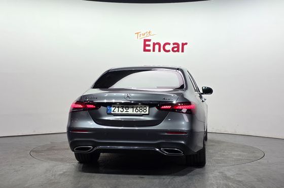 Mercedes-Benz E-Class E220d 4MATIC AMG Line — пробег 59 753 км — фото 4 из 5