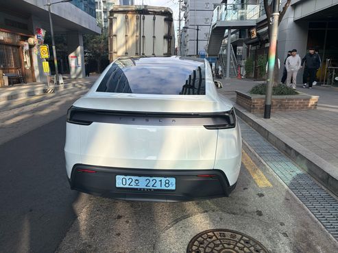Tesla Model Y RWD — пробег 550 км — фото 3 из 5