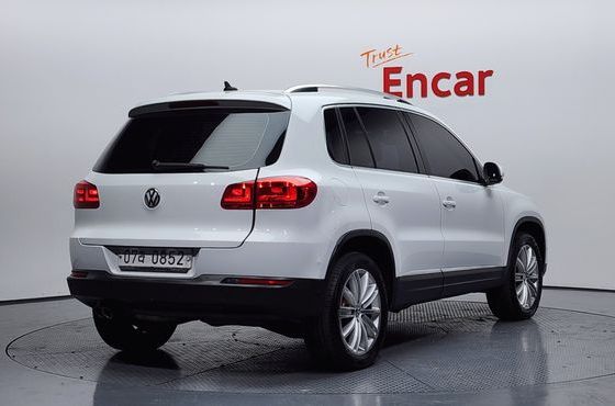 Volkswagen Tiguan 2.0 TDI Premium 5N — пробег 121 679 км — фото 2 из 5