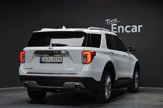 Ford Explorer 2.3 LimIted 4WD — пробег 54 780 км — фото 2 из 5