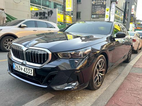 BMW 5-Series 520i M Sport — пробег 5 000 км — фото 1 из 5
