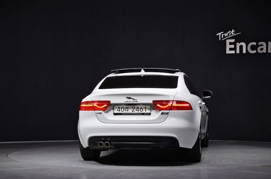 Jaguar XE 20d Perstige AWD — пробег 102 691 км — фото 4 из 5