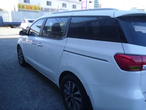 Kia Carnival 9-seater Luxury — пробег 206 209 км — фото 3 из 5