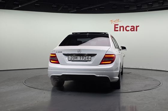 Mercedes-Benz C-Class C200 CGI Avantgarde Style Package — пробег 85 670 км — фото 4 из 5