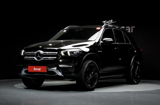 Mercedes-Benz GLE-Class GLE300d 4MATIC — пробег 74 042 км — фото 1 из 5