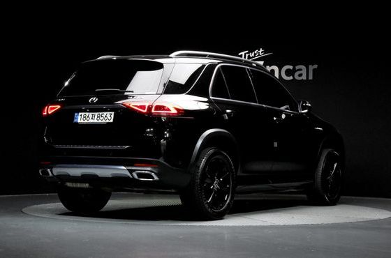 Mercedes-Benz GLE-Class GLE300d 4MATIC — пробег 74 042 км — фото 2 из 5