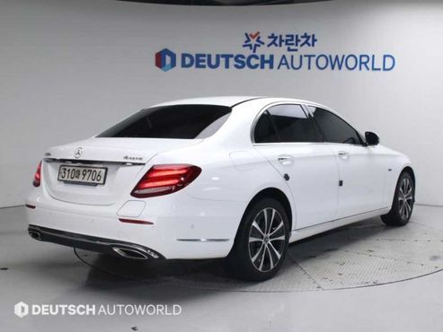 Mercedes-Benz E-Class E300e 4MATIC Exclusive — пробег 77 032 км — фото 2 из 5