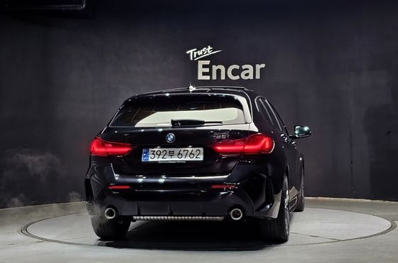 BMW 1-Series 120i M Sports — пробег 5 750 км — фото 4 из 5