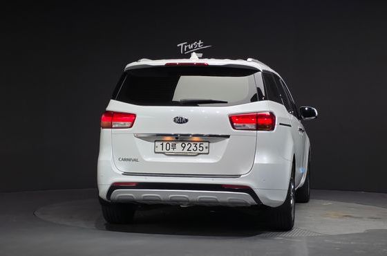 Kia Carnival 9-seater Prestige — пробег 89 469 км — фото 4 из 5