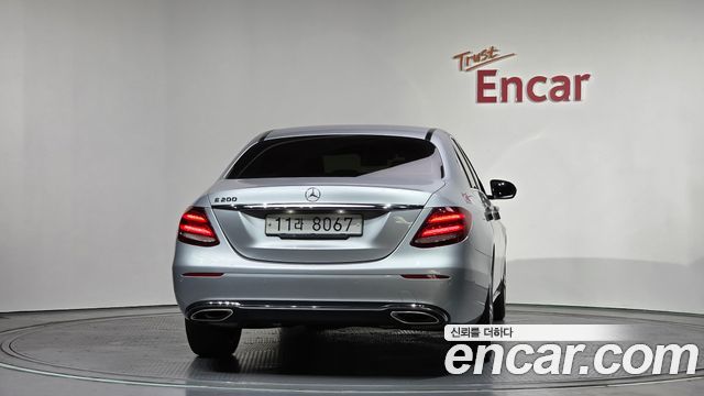 Mercedes-Benz E-Class из Кореи Encar