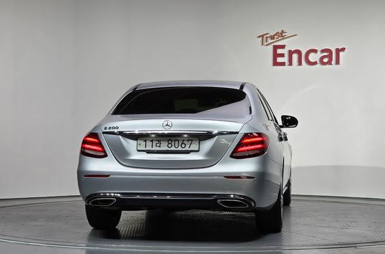 Mercedes-Benz E-Class E200 Avantgarde — пробег 52 404 км — фото 4 из 5