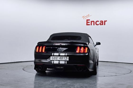 Ford Mustang GT Convertible — пробег 89 335 км — фото 4 из 5