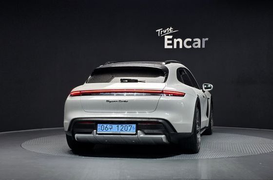 Porsche Taycan Turbo Cross Turismo — пробег 21 477 км — фото 4 из 5