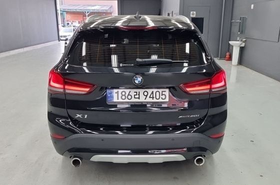 BMW X1 xDrive 20i xLine — пробег 49 015 км — фото 4 из 5