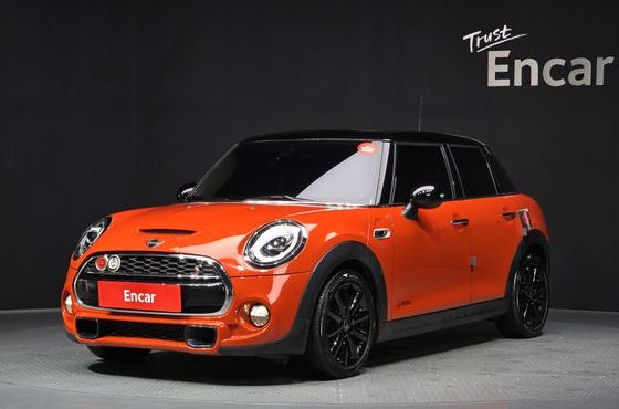 Mini Cooper 5Door Standard 3rd — пробег 63 469 км — фото 1 из 5
