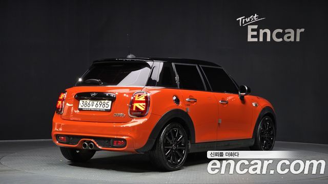 Mini Cooper 5Door Standard 3rd — пробег 63 469 км — фото 2 из 5