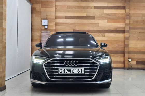 Audi A8 55 TFSI Quattro LWB — пробег 80 637 км — фото 3 из 5