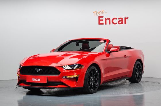 Ford Mustang Convertible — пробег 37 897 км — фото 1 из 5