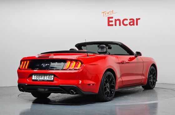 Ford Mustang Convertible — пробег 37 897 км — фото 2 из 5