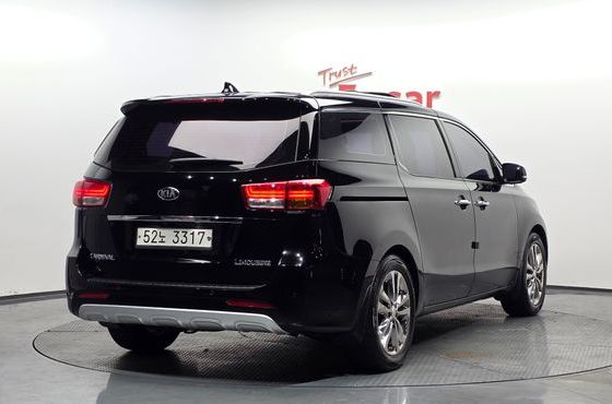 Kia Carnival 7-seater Limousine President — пробег 101 077 км — фото 2 из 5