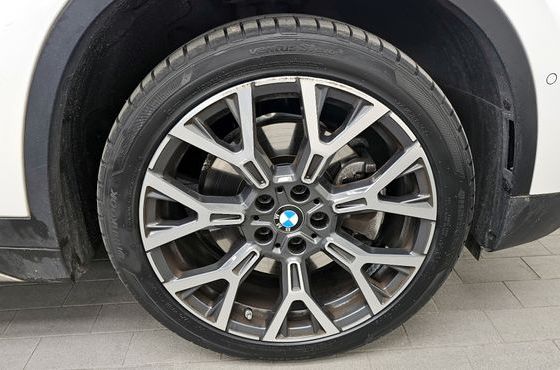 BMW X1 xDrive 20i xLine — пробег 82 151 км — фото 5 из 5
