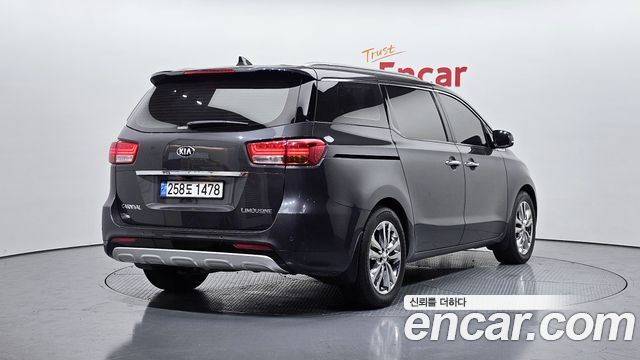 Kia Carnival 7-seater Limousine Magic Space — пробег 146 951 км — фото 2 из 5