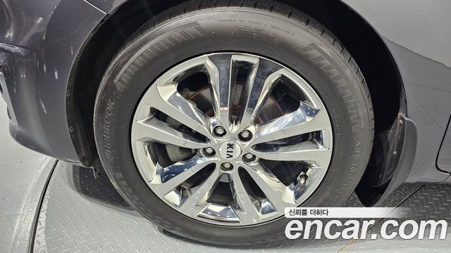 Kia Carnival 7-seater Limousine Magic Space — пробег 146 951 км — фото 5 из 5