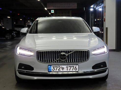 Volvo S90 B5 Ultimate Bright — пробег 28 000 км — фото 1 из 5
