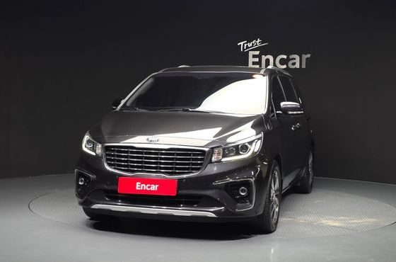 Kia Carnival Gasoline 9-Seater Prestige — пробег 180 959 км — фото 3 из 5
