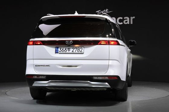 Kia Carnival 9-Seater Noblesse — пробег 61 358 км — фото 4 из 5