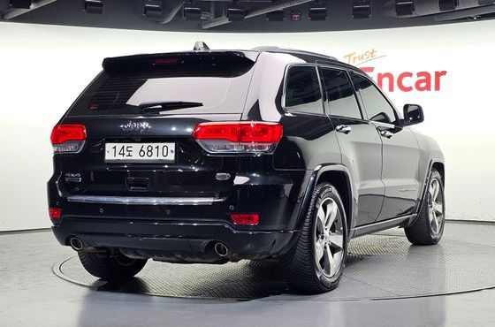 Jeep Cherokee 3.0 Diesel Overland WK2 — пробег 152 901 км — фото 2 из 5