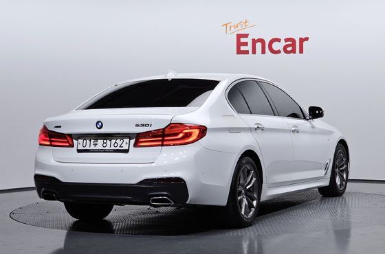 BMW 5-Series 530i xDrive M Sport Package Plus — пробег 77 922 км — фото 2 из 5