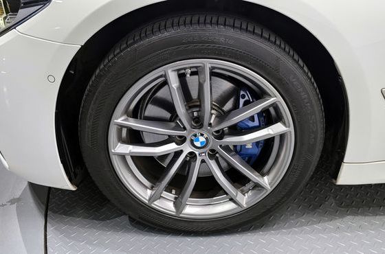 BMW 5-Series 530i xDrive M Sport Package Plus — пробег 77 922 км — фото 5 из 5