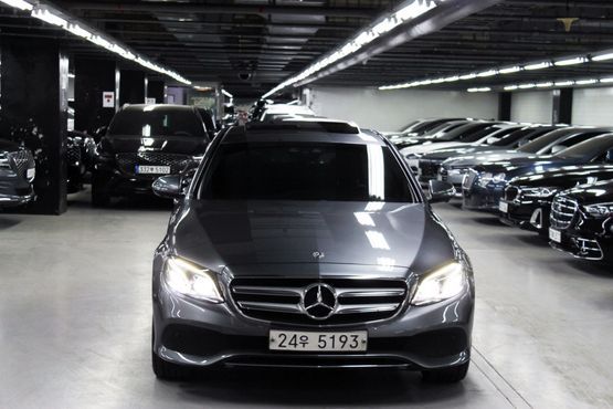 Mercedes-Benz E-Class E300 4MATIC Avnatgarde — пробег 88 400 км — фото 2 из 5