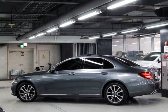 Mercedes-Benz E-Class E300 4MATIC Avnatgarde — пробег 88 400 км — фото 4 из 5
