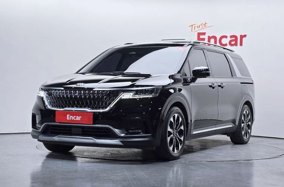 Kia Carnival 9-Seater Signature — пробег 62 172 км — фото 1 из 5