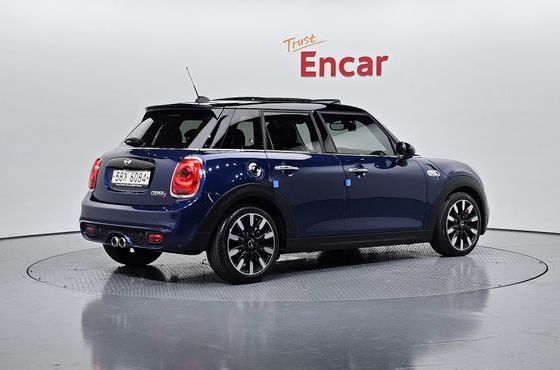 Mini Cooper 5Door Standard 3rd — пробег 29 347 км — фото 2 из 5