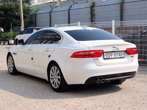 Jaguar XE 20d Perstige AWD — пробег 119 866 км — фото 2 из 5