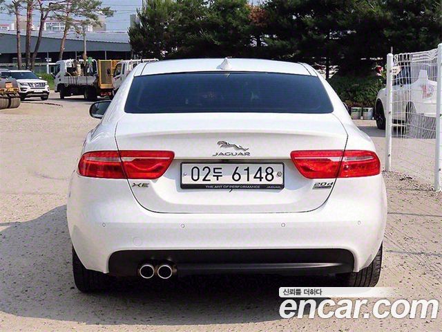 Jaguar XE 20d Perstige AWD — пробег 119 866 км — фото 4 из 5