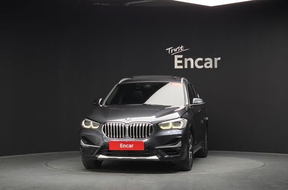 BMW X1 xDrive 20i Advantage — пробег 47 471 км — фото 3 из 5