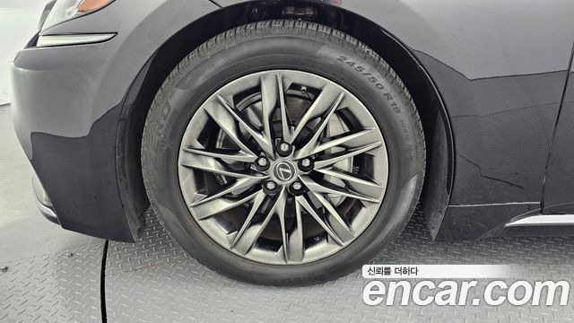 Lexus LS из Кореи Encar